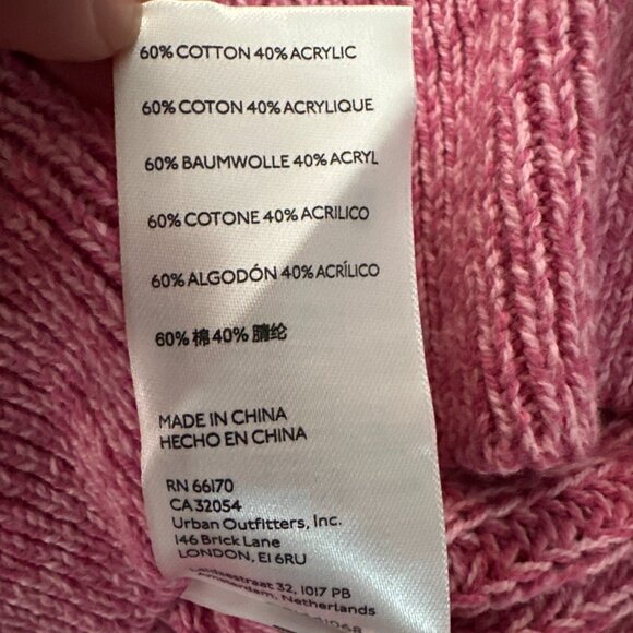 NWT BDG Pink Oversized Chunky Knit Sweater Cardigan Women's MEDIUM - Picture 6 of 6